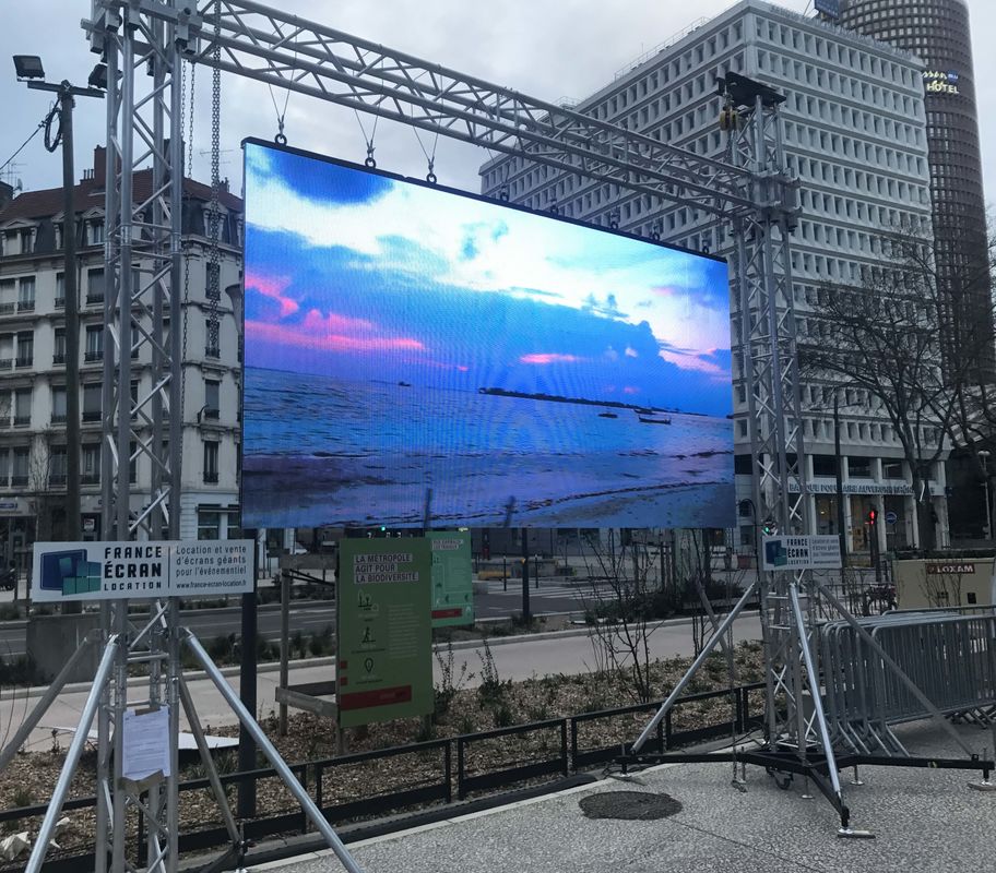 200 - 800W Outdoor Stage LED Video Wall , Rental LED Display Screen P3.91